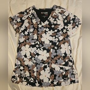 NWOT Grey's Anatomy by Barco leopard floral scrub top, size M